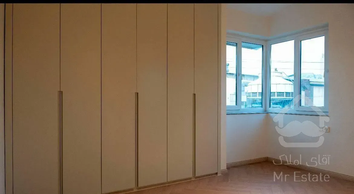 مستوفی ۱۴۳ متری ۳ خوابه لوکس