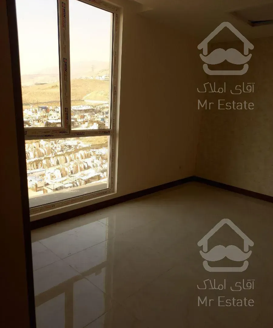 ۱۱۰ متر، رونیکا پالاس، سیمون بولیوار(پونک)