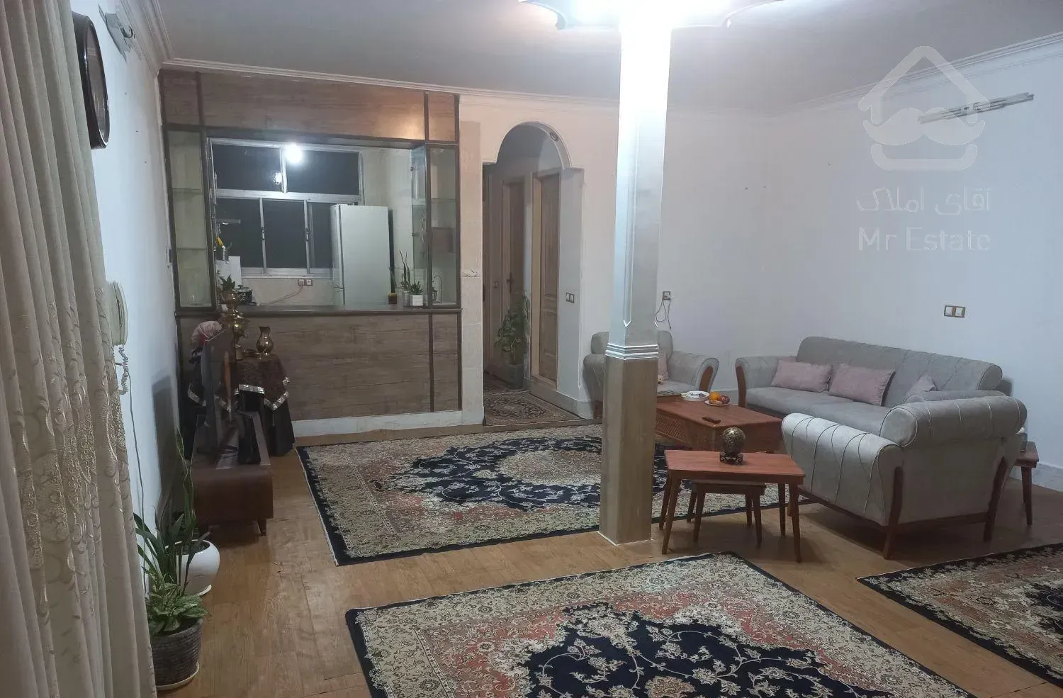 فروش یک خانه شامل دو واحد آپارتمان ۹۰ متری