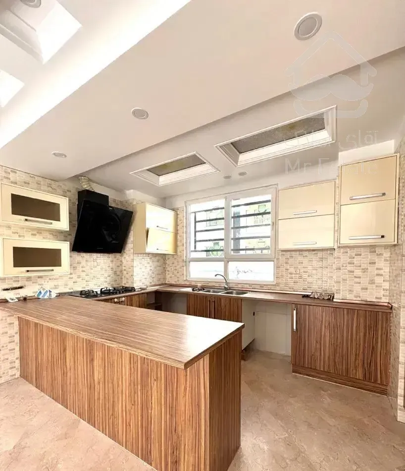 سوهانک ۱۰۵ متر ۲ خواب فول امکانات