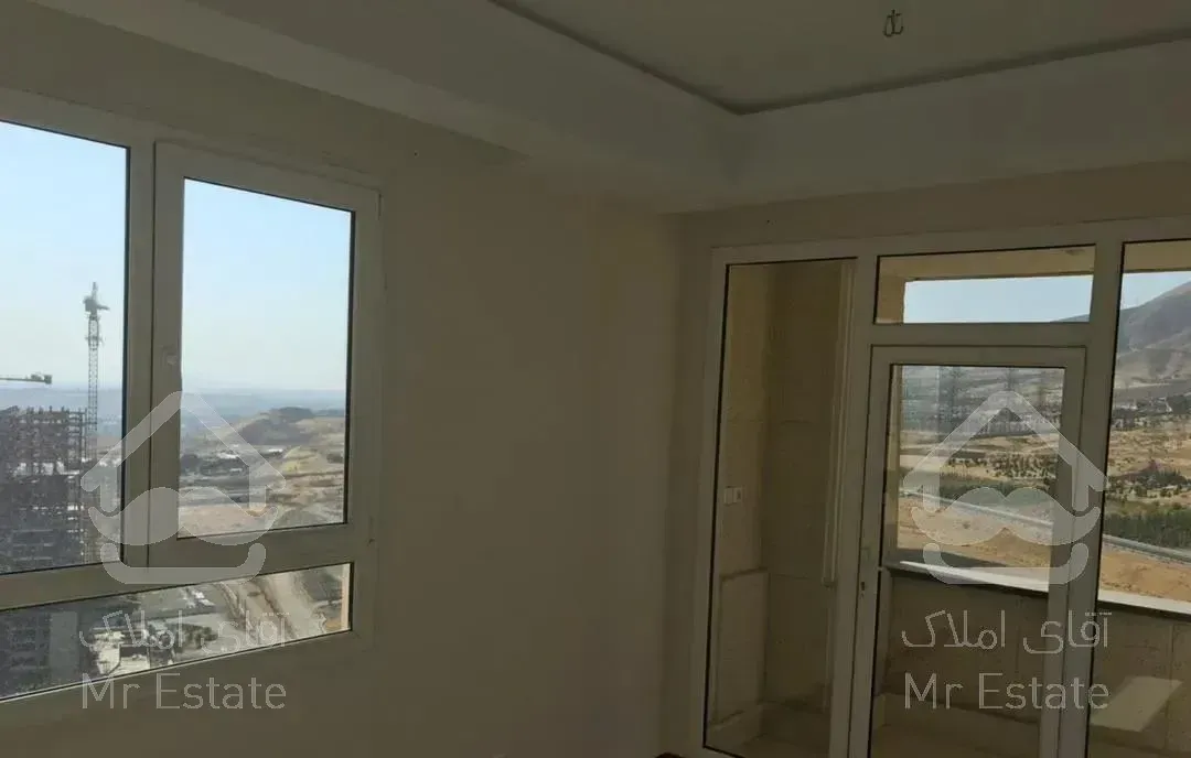 آپارتمان ۱۰۸ متری ، ۲ خوابه ، طبقه ۲۳ ، ویو دار