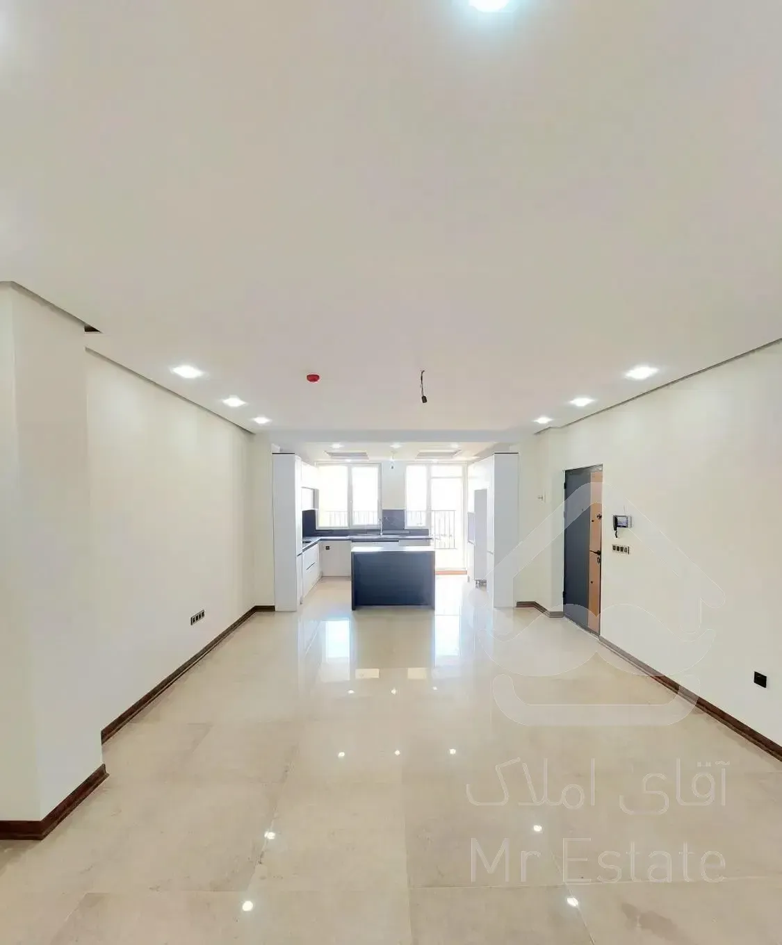 ۹۰ متر فول امکانات رو به فضای سبز