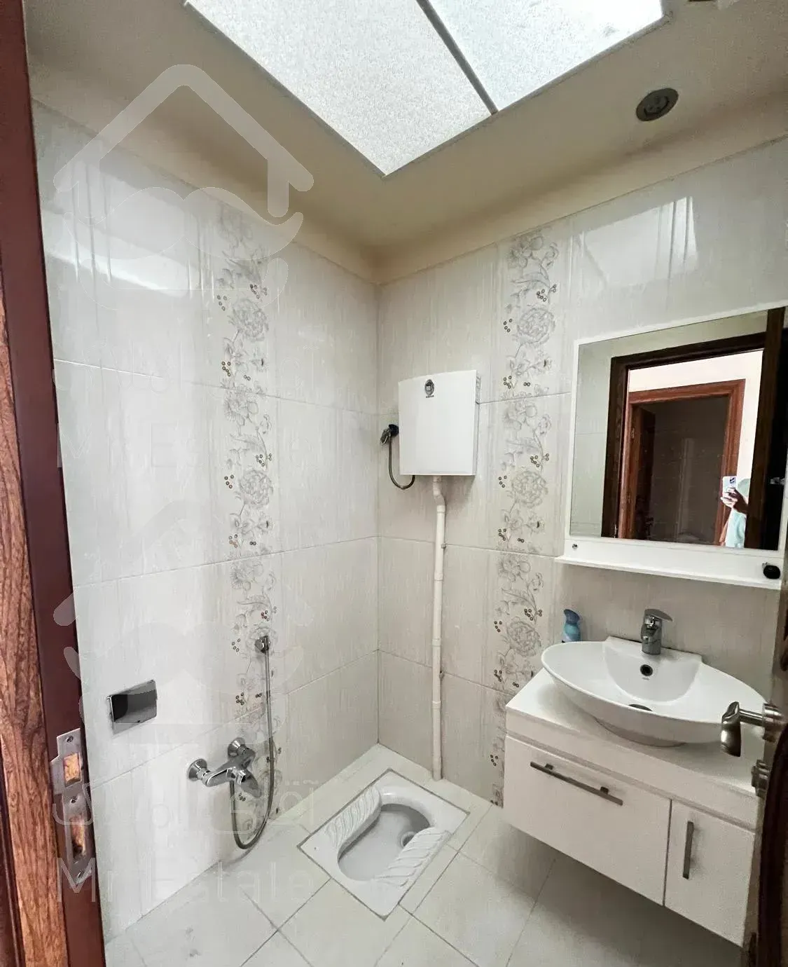 125 متر 3 خواب لوکیشن  پاسداران