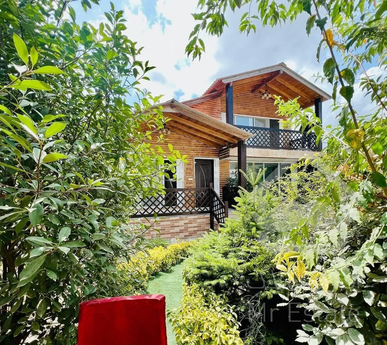 ویلاکاسبی*ویلاباغ ۳۰۰متری/استخرداخلی*سند‌ششدانگ