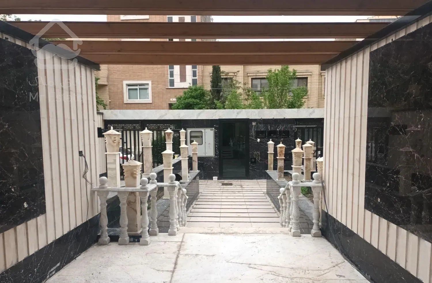 آپارتمان ژورنالی فوق لاکچری میرزاطاهر شرقی