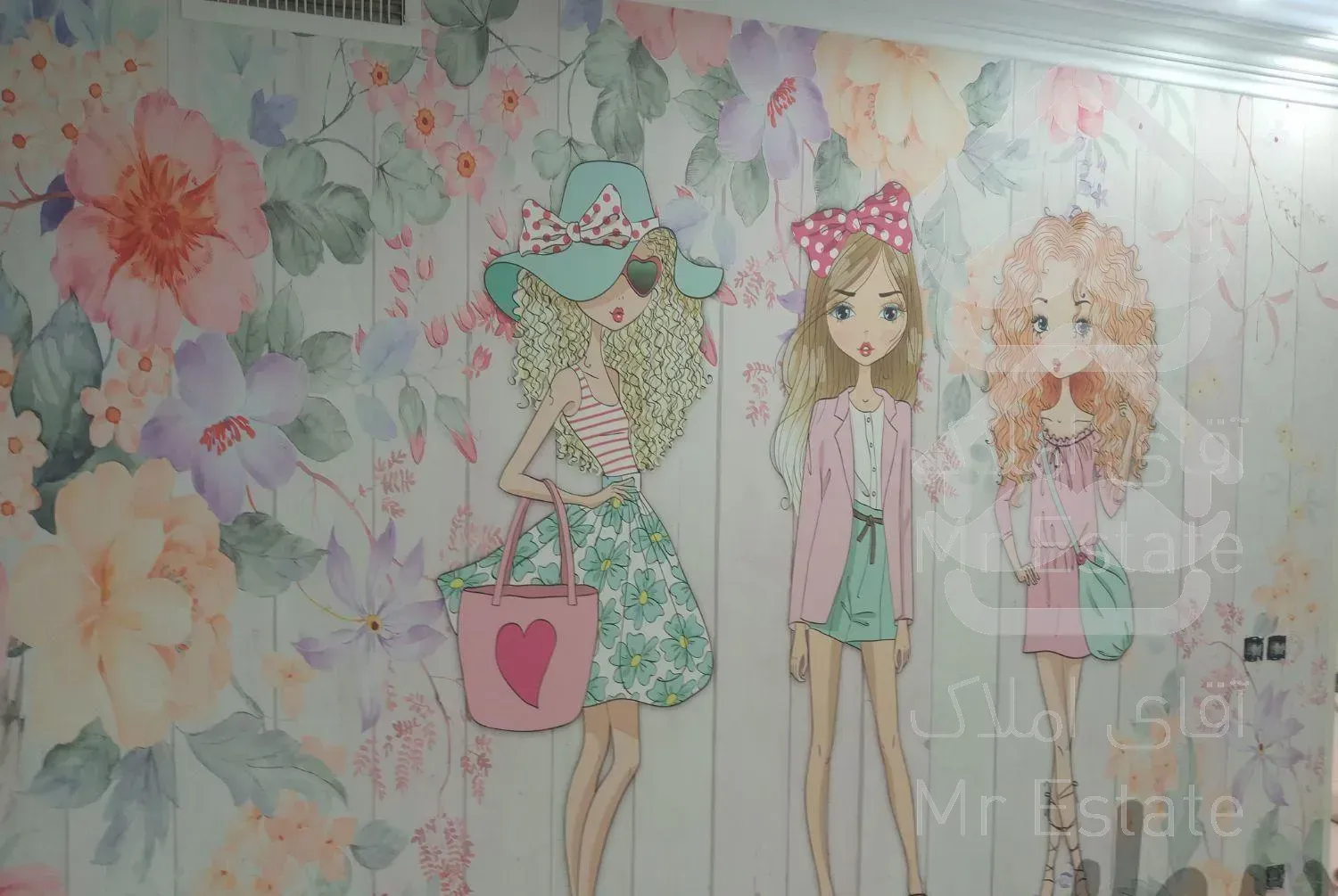 کاغذ دیواری و نقاشی