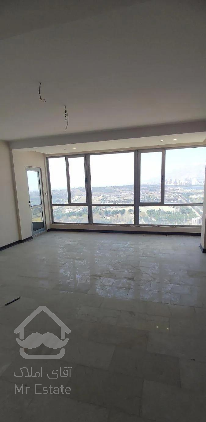 386متر ۴خواب با یک سوئیت سرایداری مجزا ویو ابدی