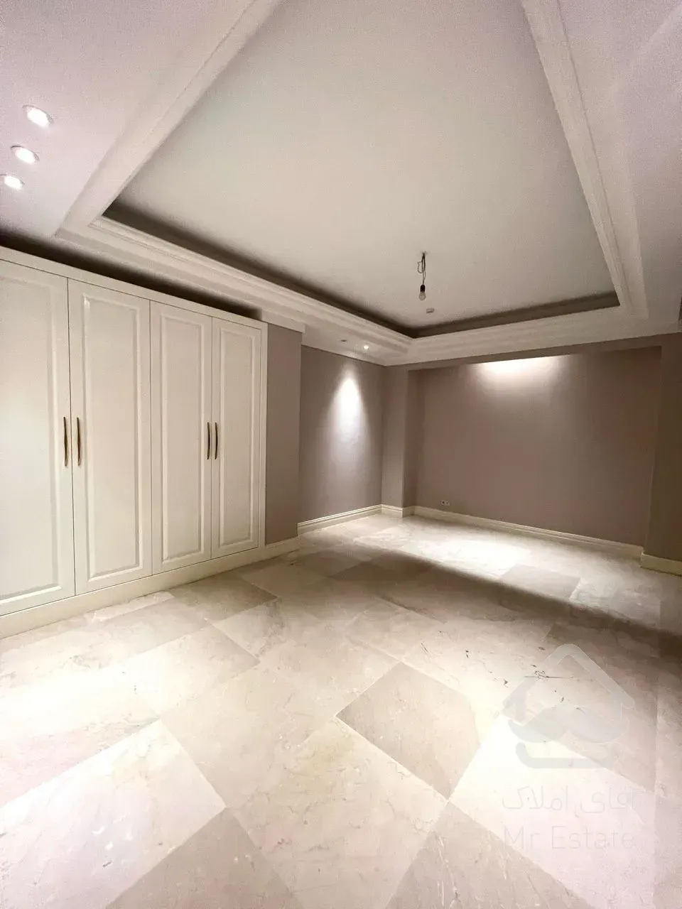 اجاره ۲۷۰ متر/نیاوران/تراس قابل چیدمان