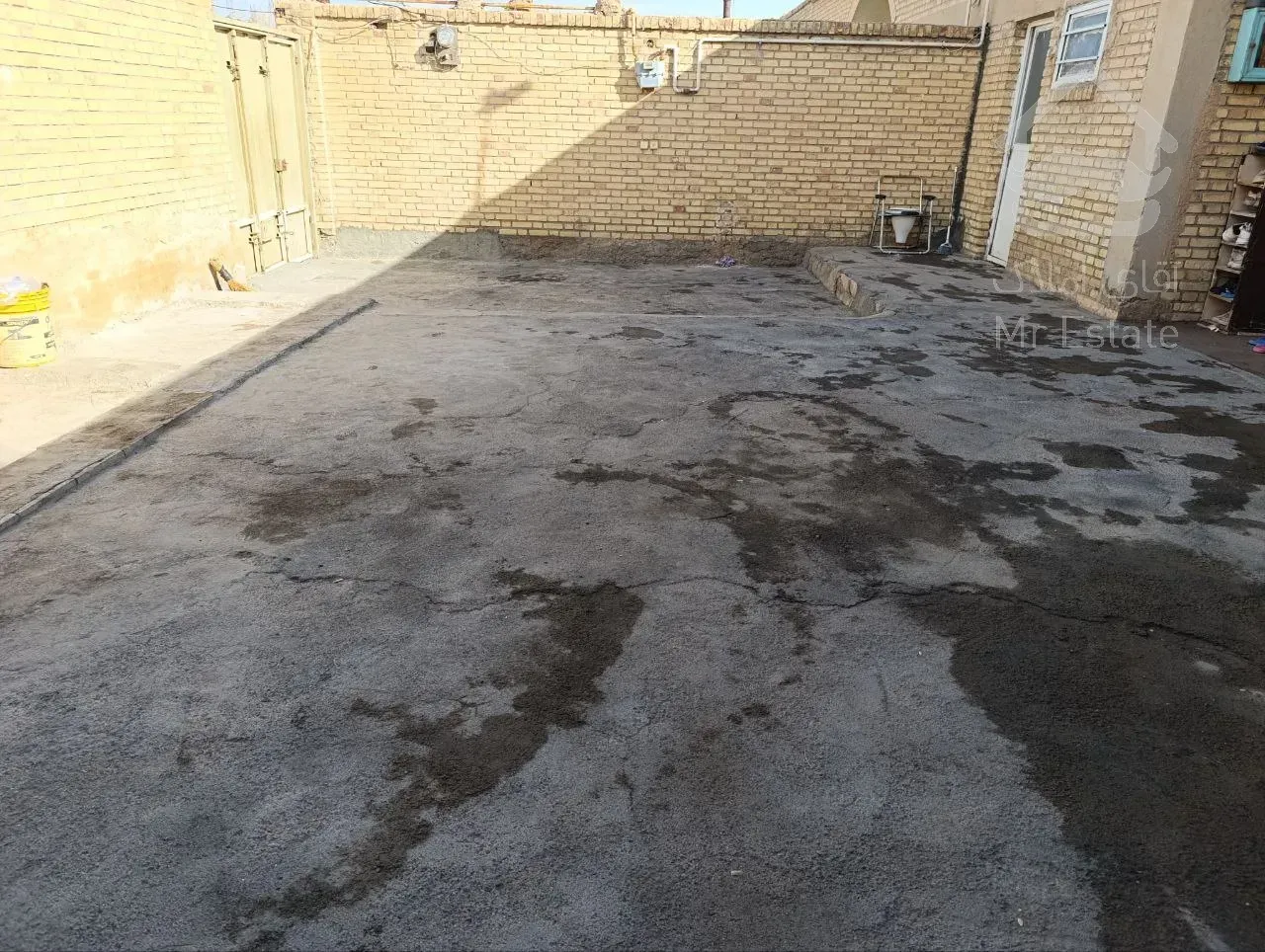 فروش خانه ویلایی حیاط دار بزرگ