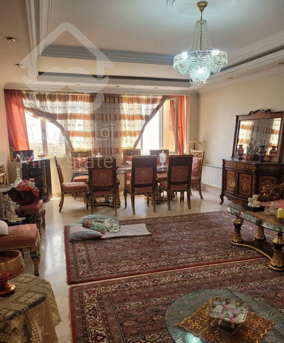 فروش ۲۰۰متر تکواحدی  ۲۲ ساله ((فول امکانات))