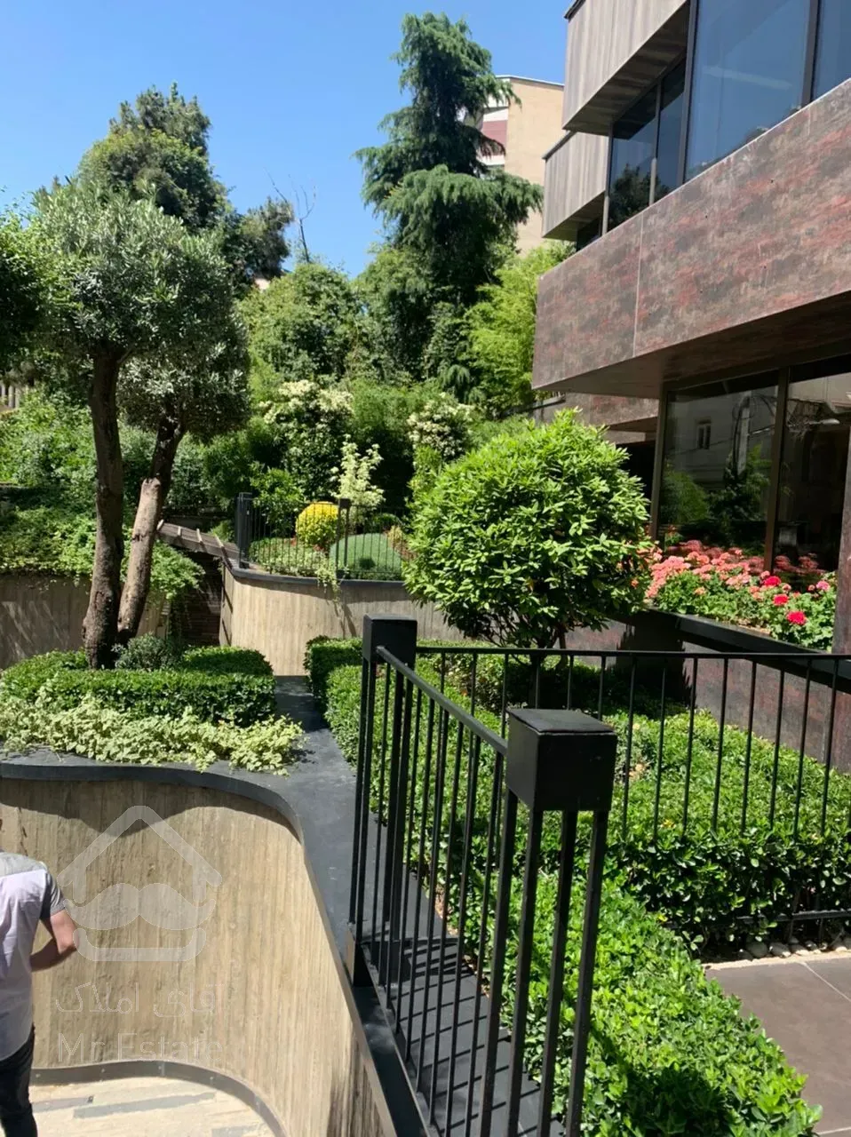 فروش اپارتمان 220 متری محمودیه