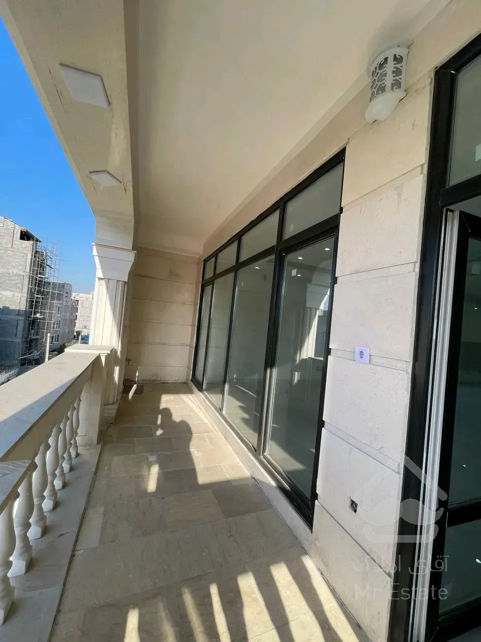 علی حسنی/۱۶۵متر۳خواب/تکواحدی و نوساز/