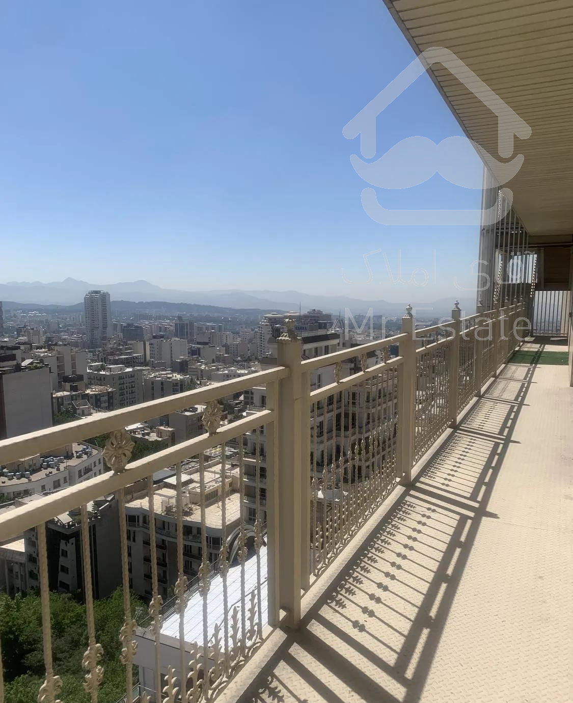 ۱۷۰ متر فرمانیه طبقه فوقانی برج