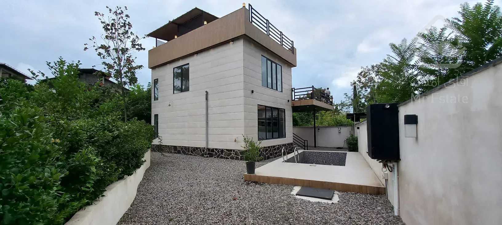 فروش ویلا لوکس مدرن استخردار کوهپایه تنکابن