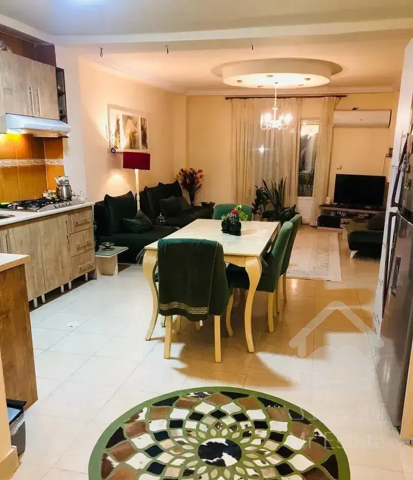 آپارتمان با پارکینگ اختصاصی