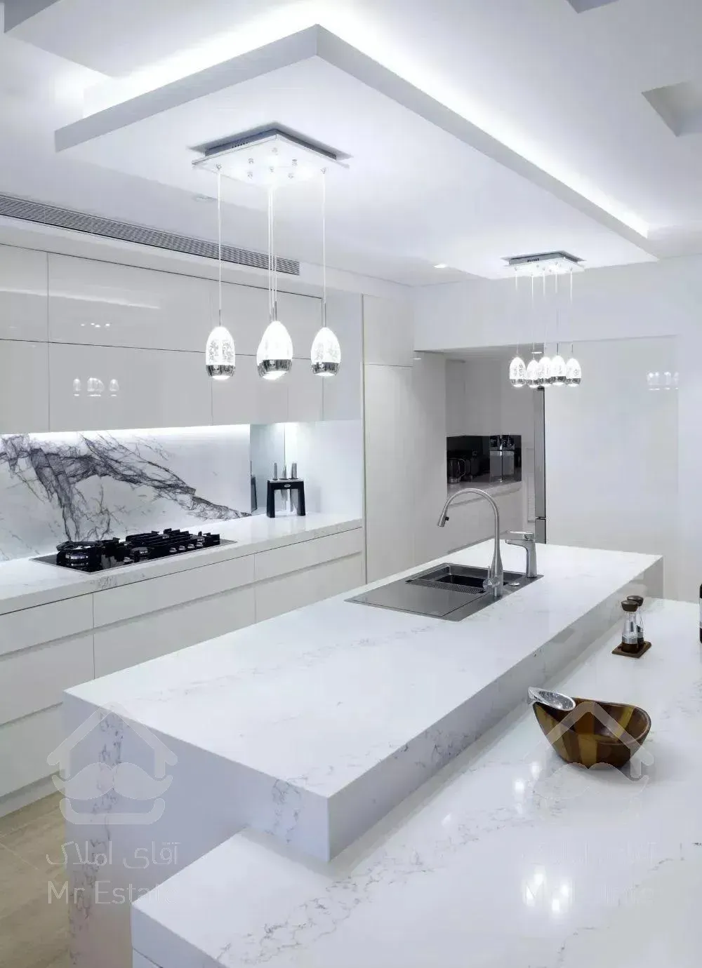 کامرانیه شمالی 270متر 3خواب مستر( 20متر تراس )