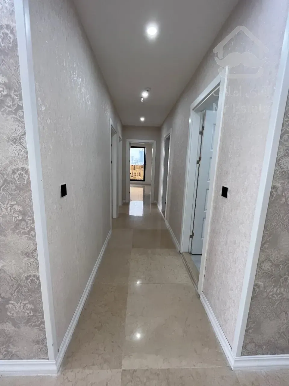 فروش واحد 200متری 3 خواب قیطریه غرق در نور