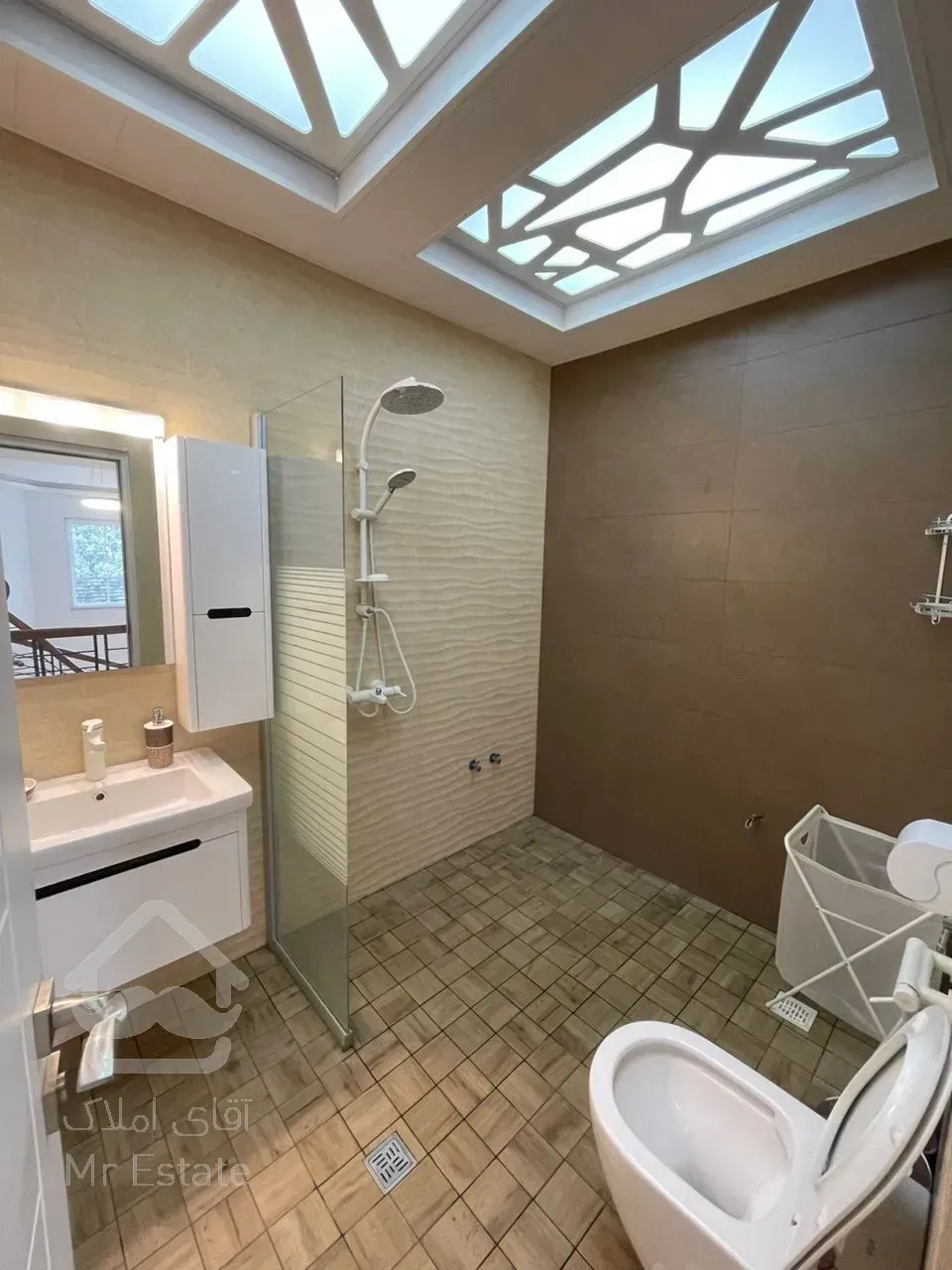 فروش ویلای ۴۲۶ متری شهرک ساحل قو