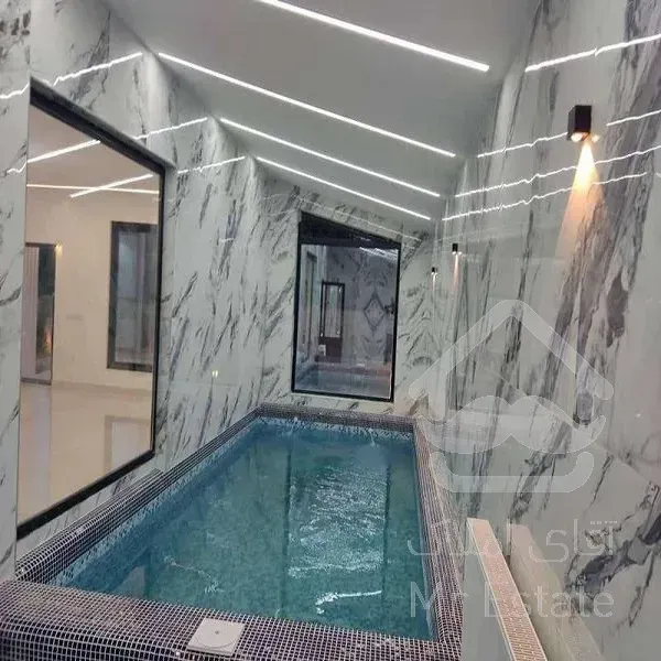 فروش ویلا فوق مدرن و تک شهرکی-240متری-استخردار