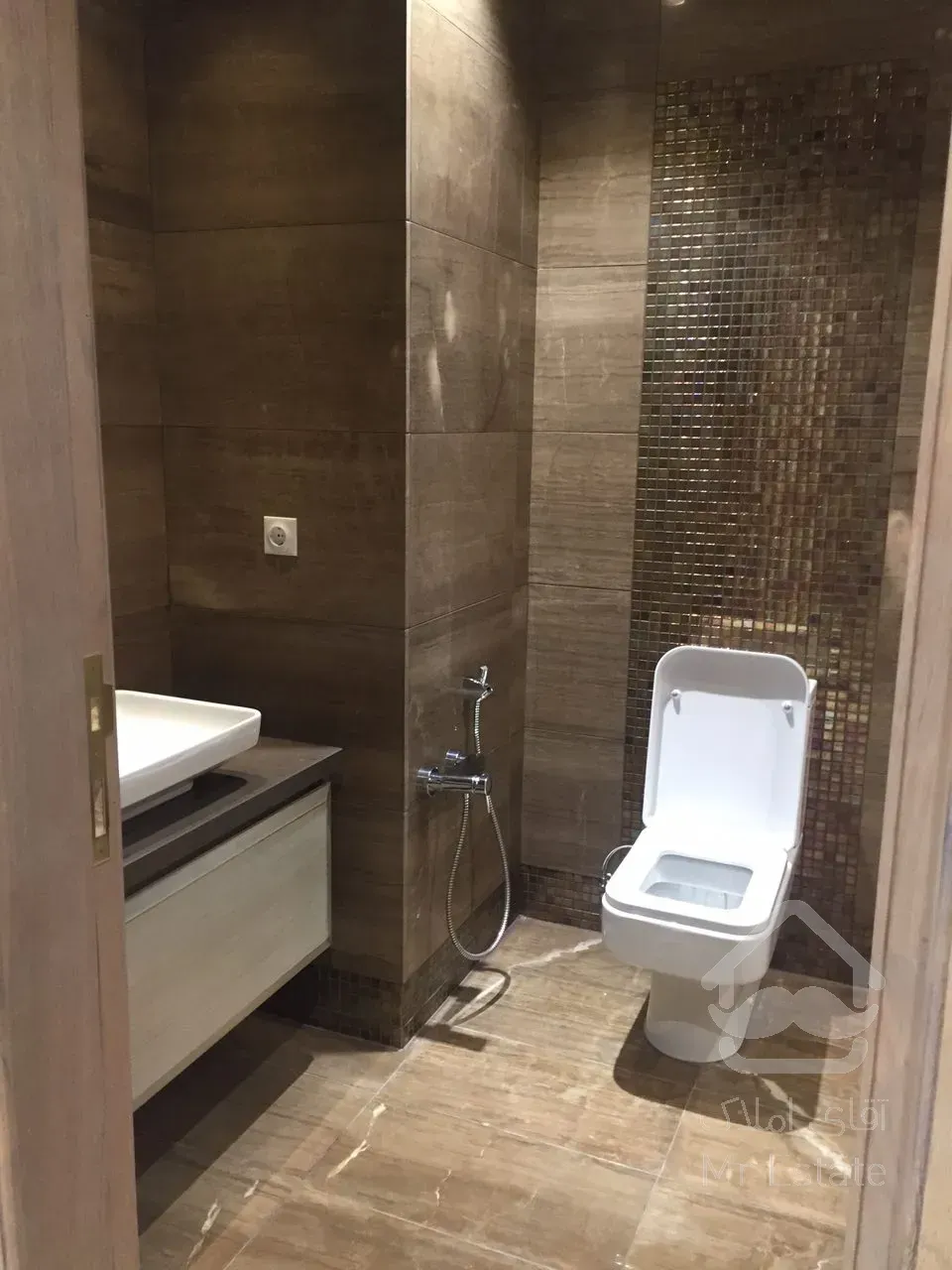 شمال کاخ نیاوران 150متر اکازیون