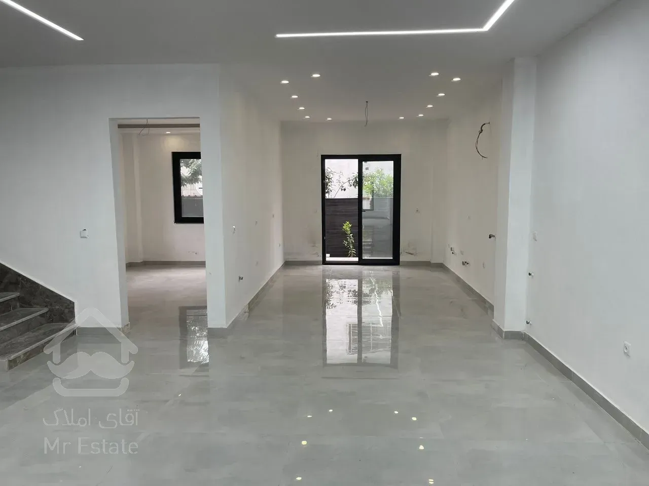 ۳۳۰ متر ویلا در بهترین منطقه نوشهر