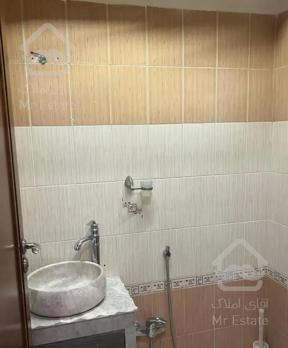 خانه ۶۰۰متر بنا