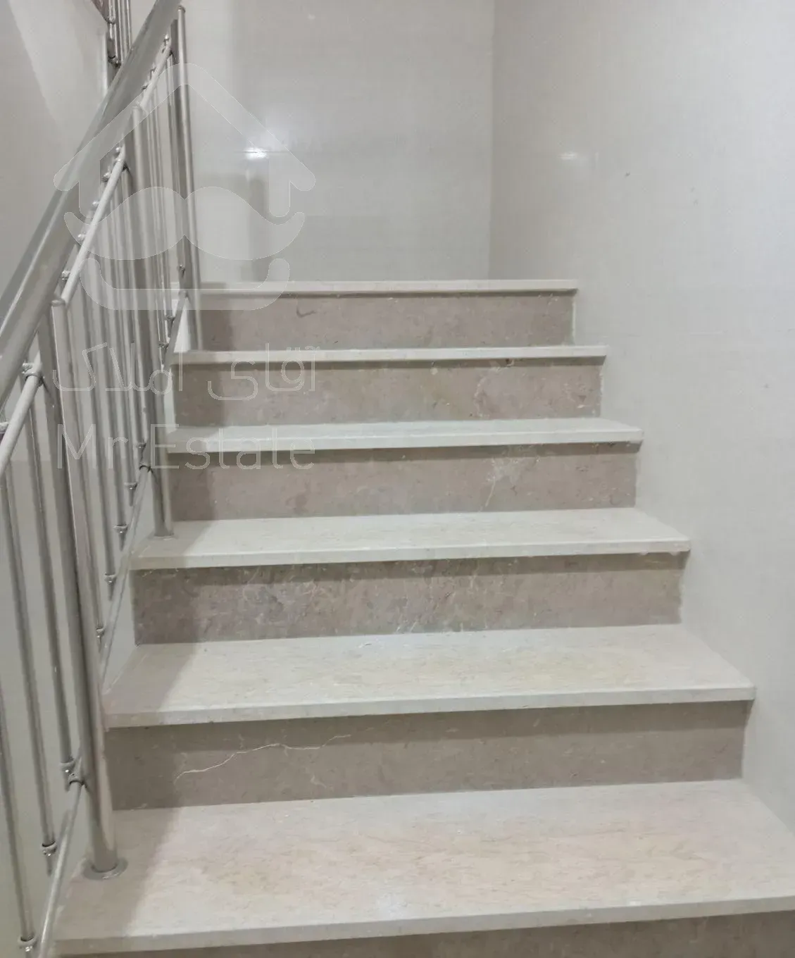 فروش آپارتمان ۱۳۰ متری ۳ خوابه در زهتابی