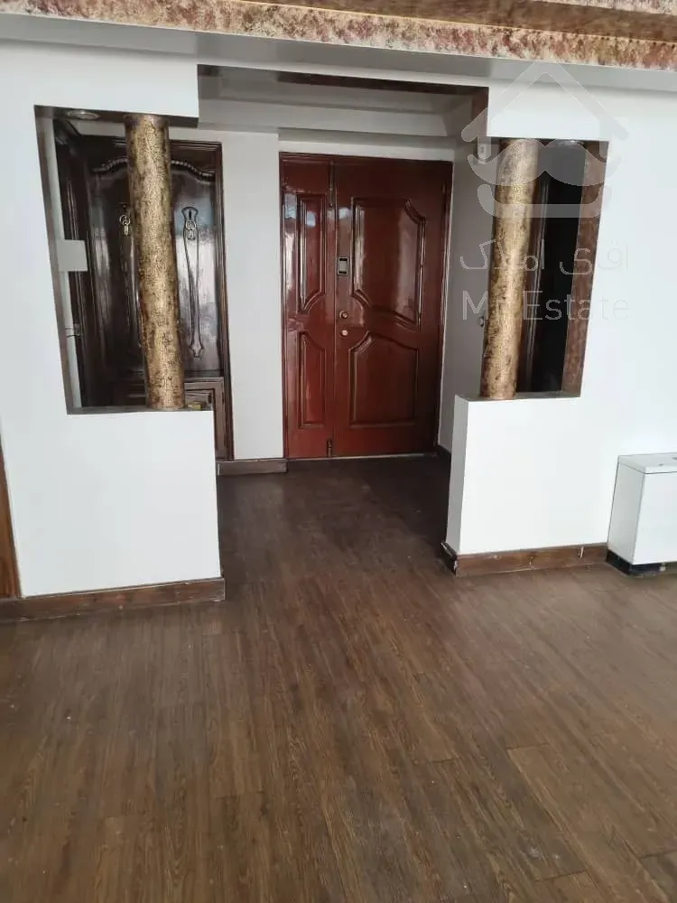 ۱۷۳ متر در مجتمع مسکونی. ۲۰ واحد با ۲ لاین اسانسور