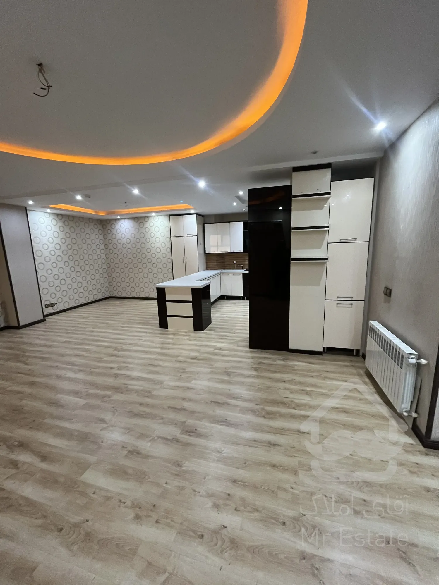 اجاره آپارتمان در برج با دو پارکینگ سندی