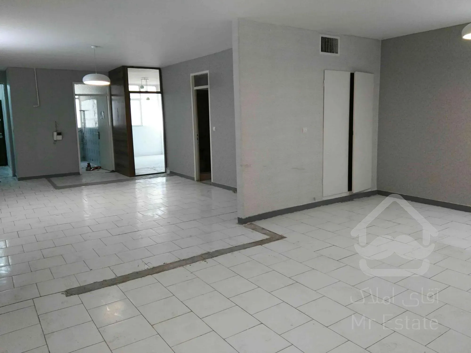 اجاره موقعیت اداری ۱۱۰ متری صادقیه