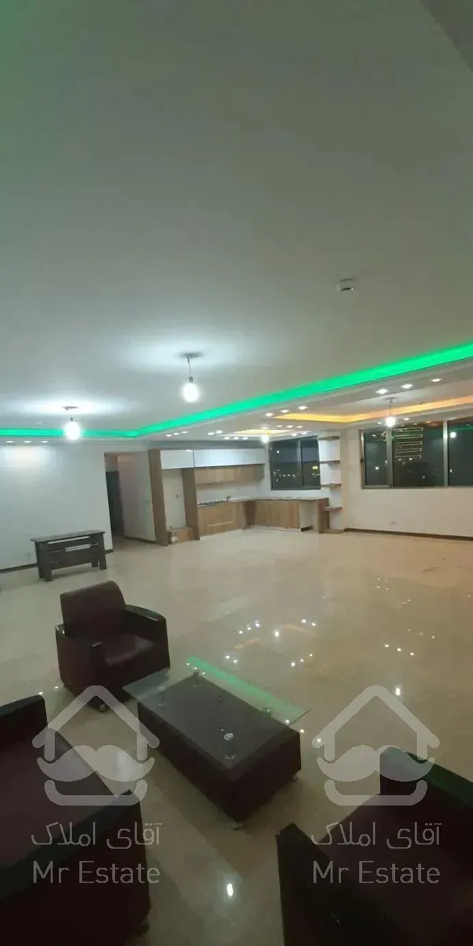 ۱۸۰ متر موقعیت اداری با ۳ اتاق دریاچه خلیج فارس