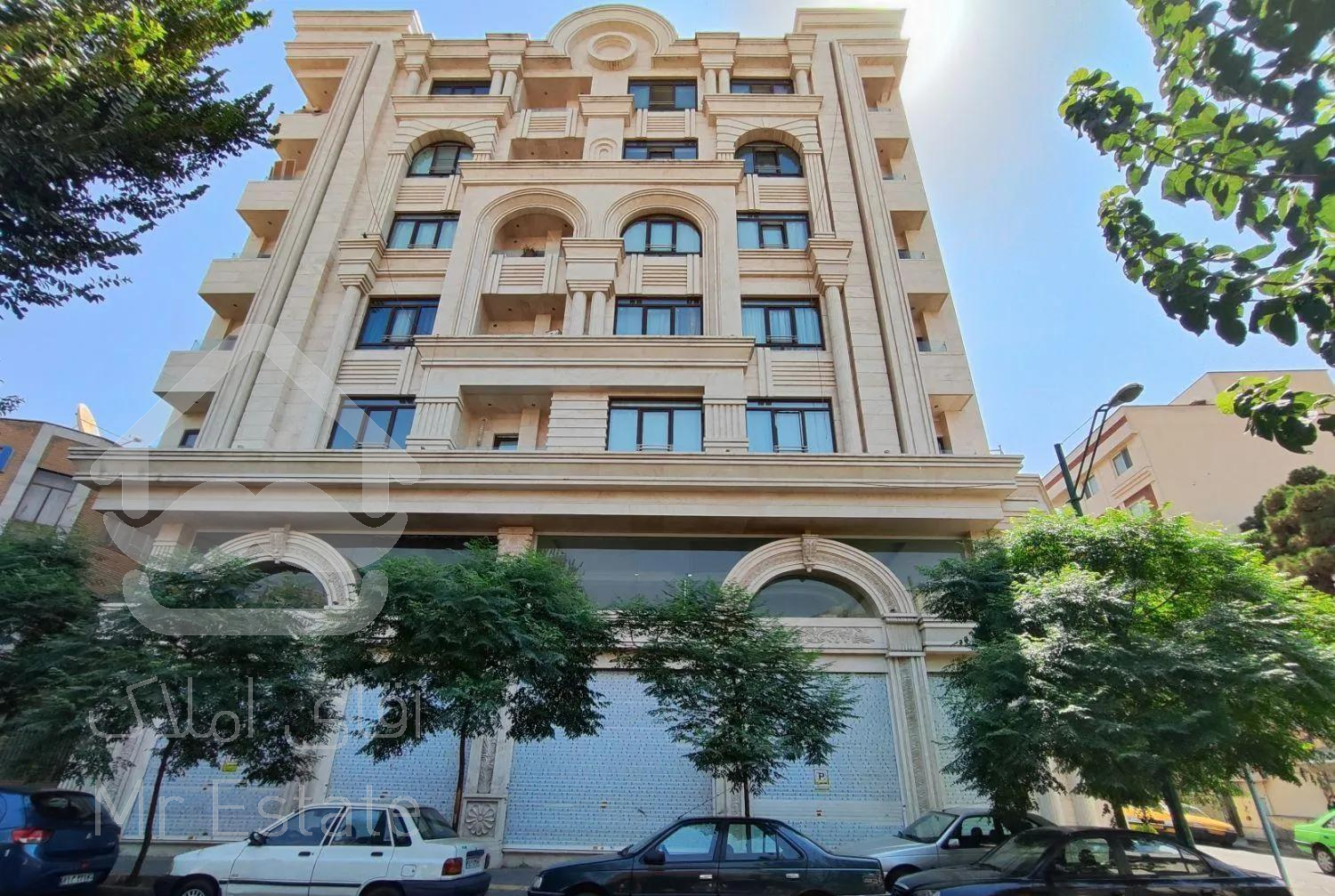 آپارتمان ۱۳۹ متری سه خوابه در خیابان ایران
