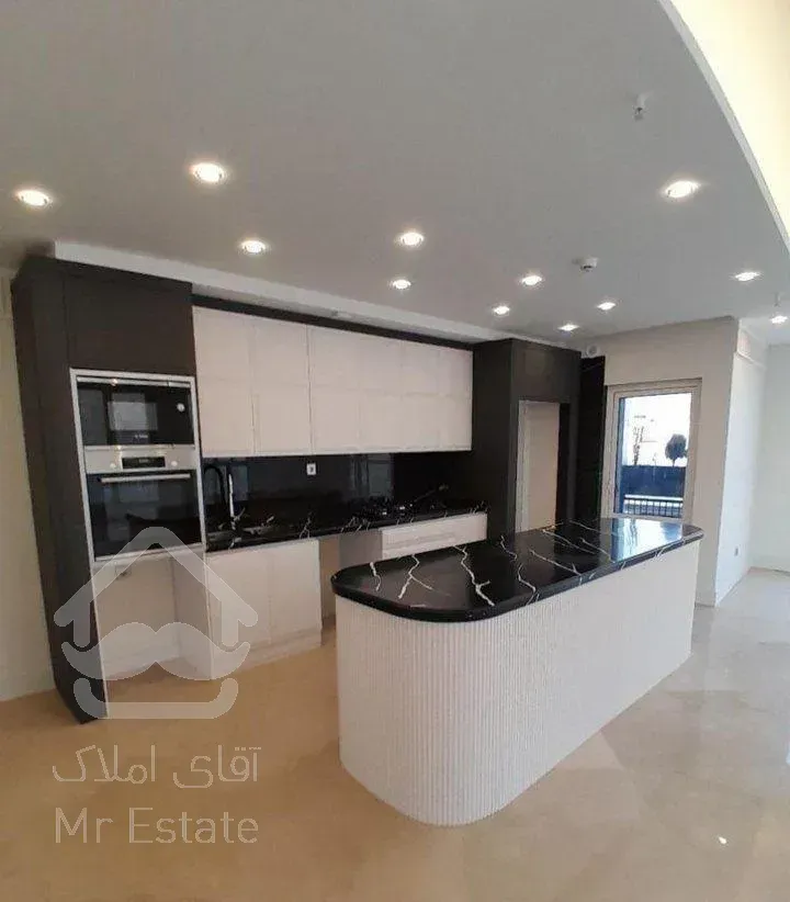 سهروردی شمالی   ۱۴۸ متر  سازه ای فاخر