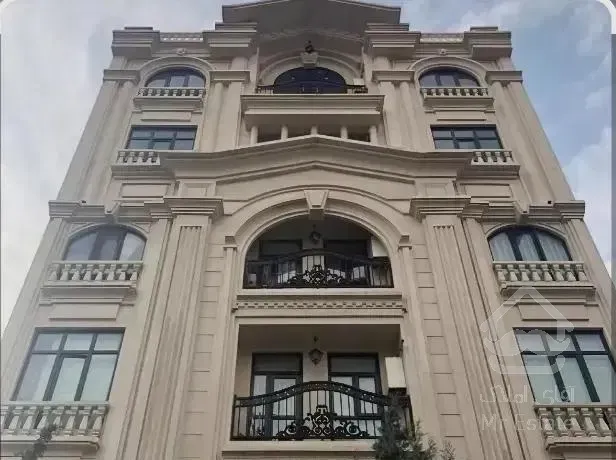 تک واحدی/۱۶۵متر/۳خواب/نرسیده به بلوار معلم