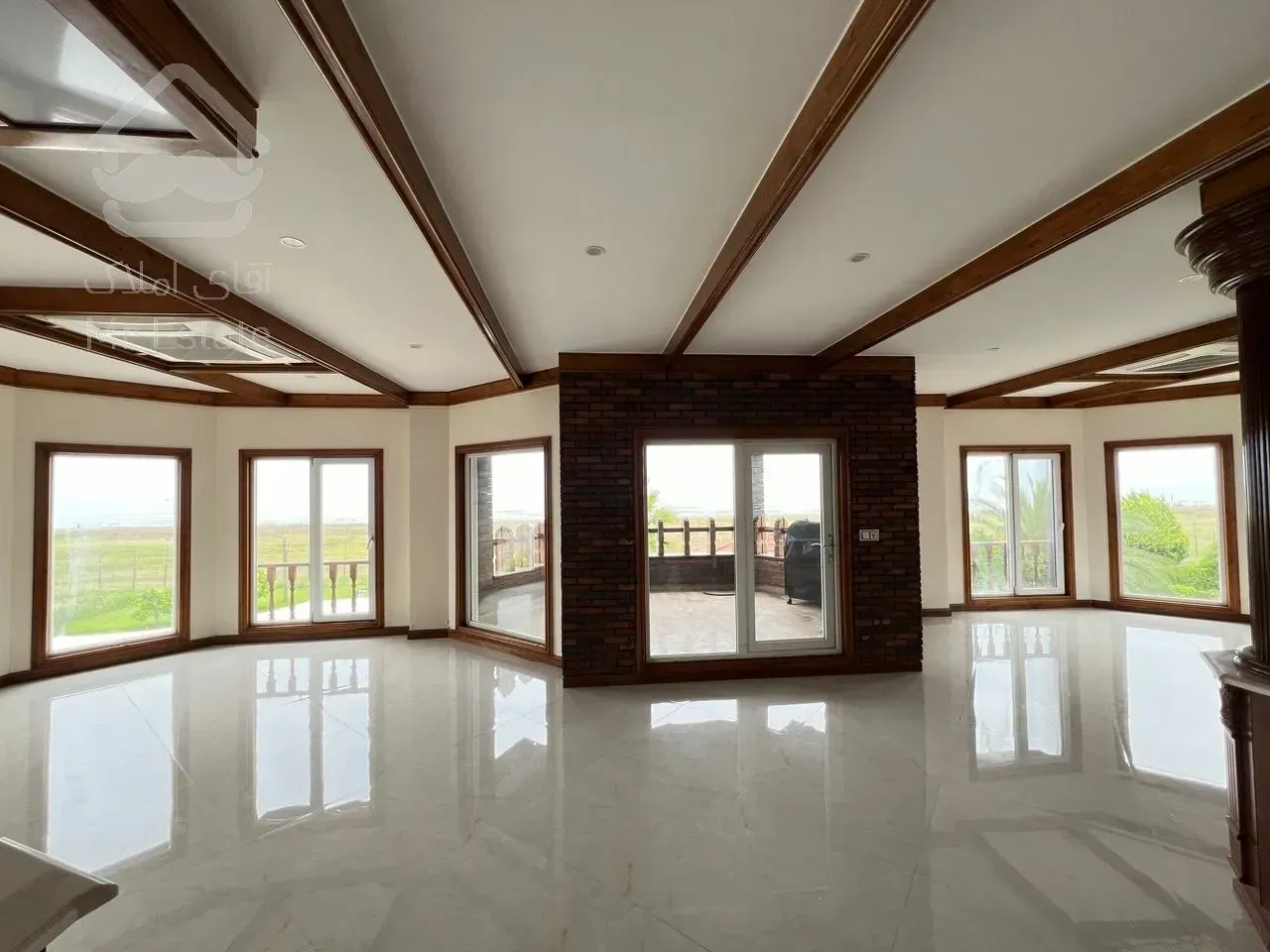 فروش ویلای ۶۰۰ متری دوبلکس استخردار شهرک ساحل قو