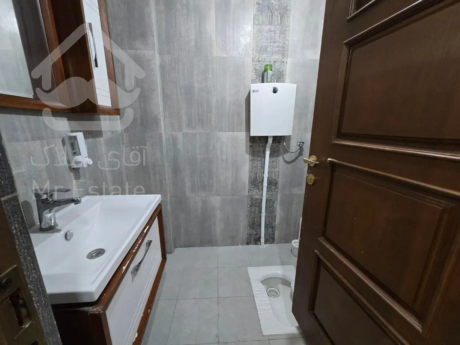 131مترسعادت آباد*موقعیت اداری*جای پارک مناسب