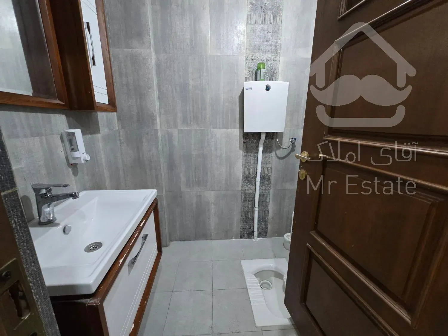 131مترسعادت آباد*موقعیت اداری*جای پارک مناسب