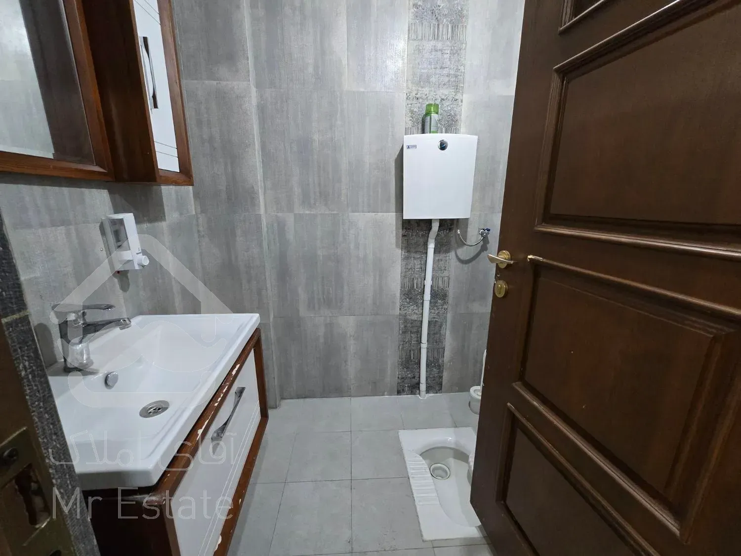 131مترسعادت آباد*موقعیت اداری*جای پارک مناسب