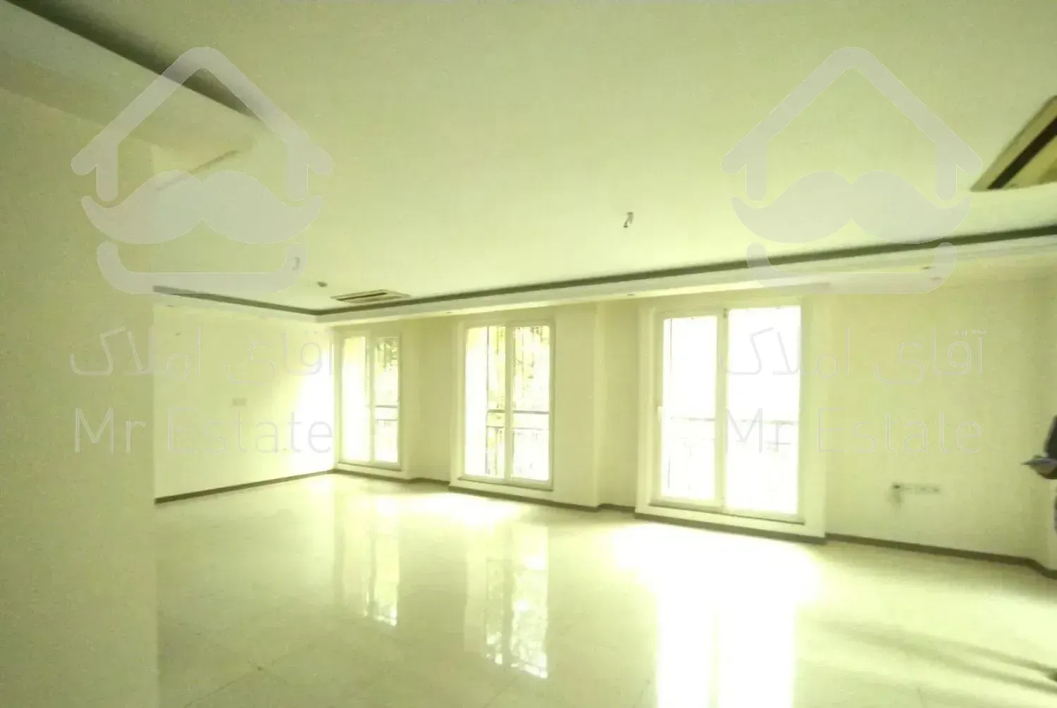 100متر/2خواب/طبقه 4/غرق نور/بالکن