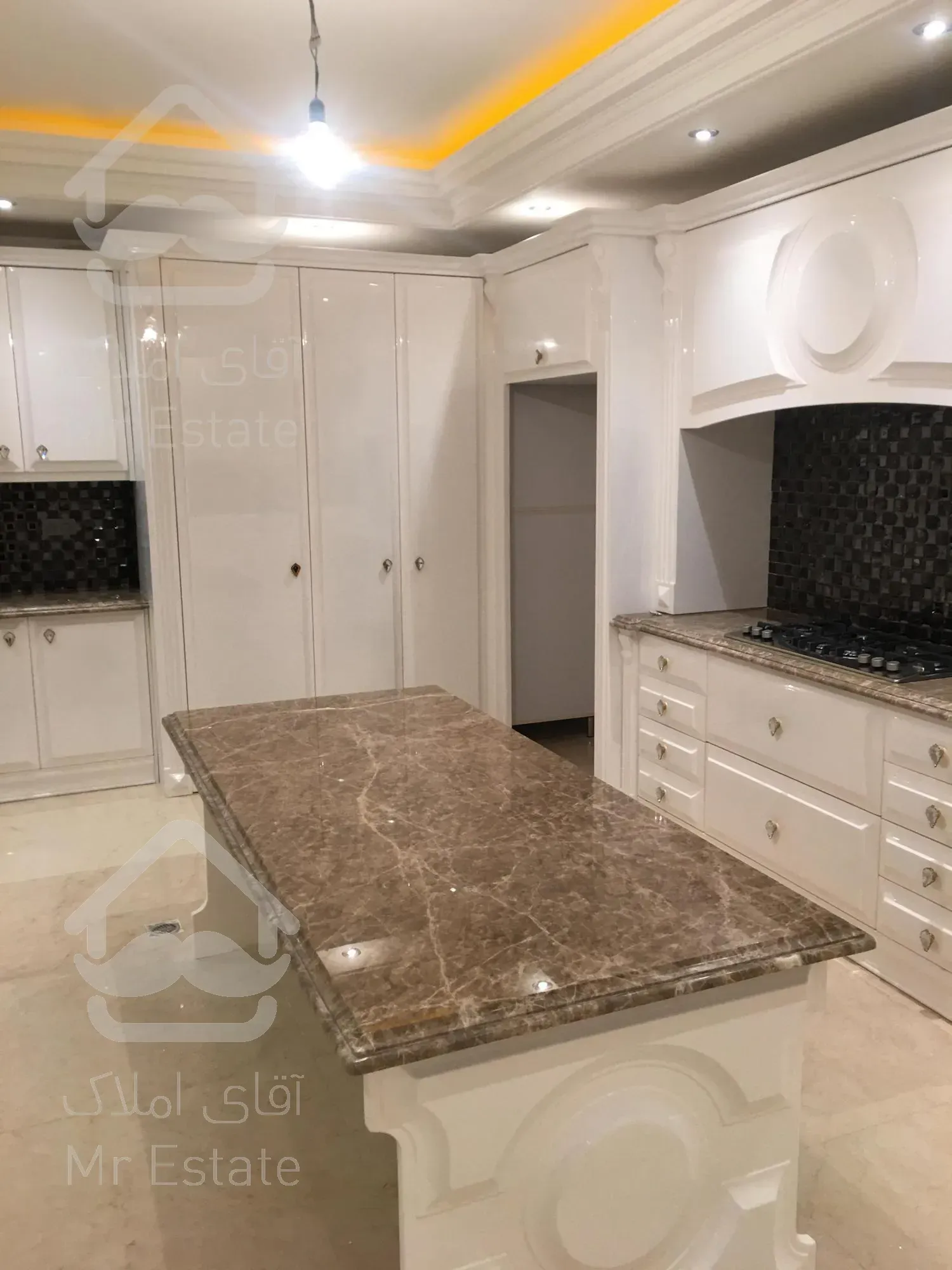 خرید فروش آپارتمان فرمانیه سنبل