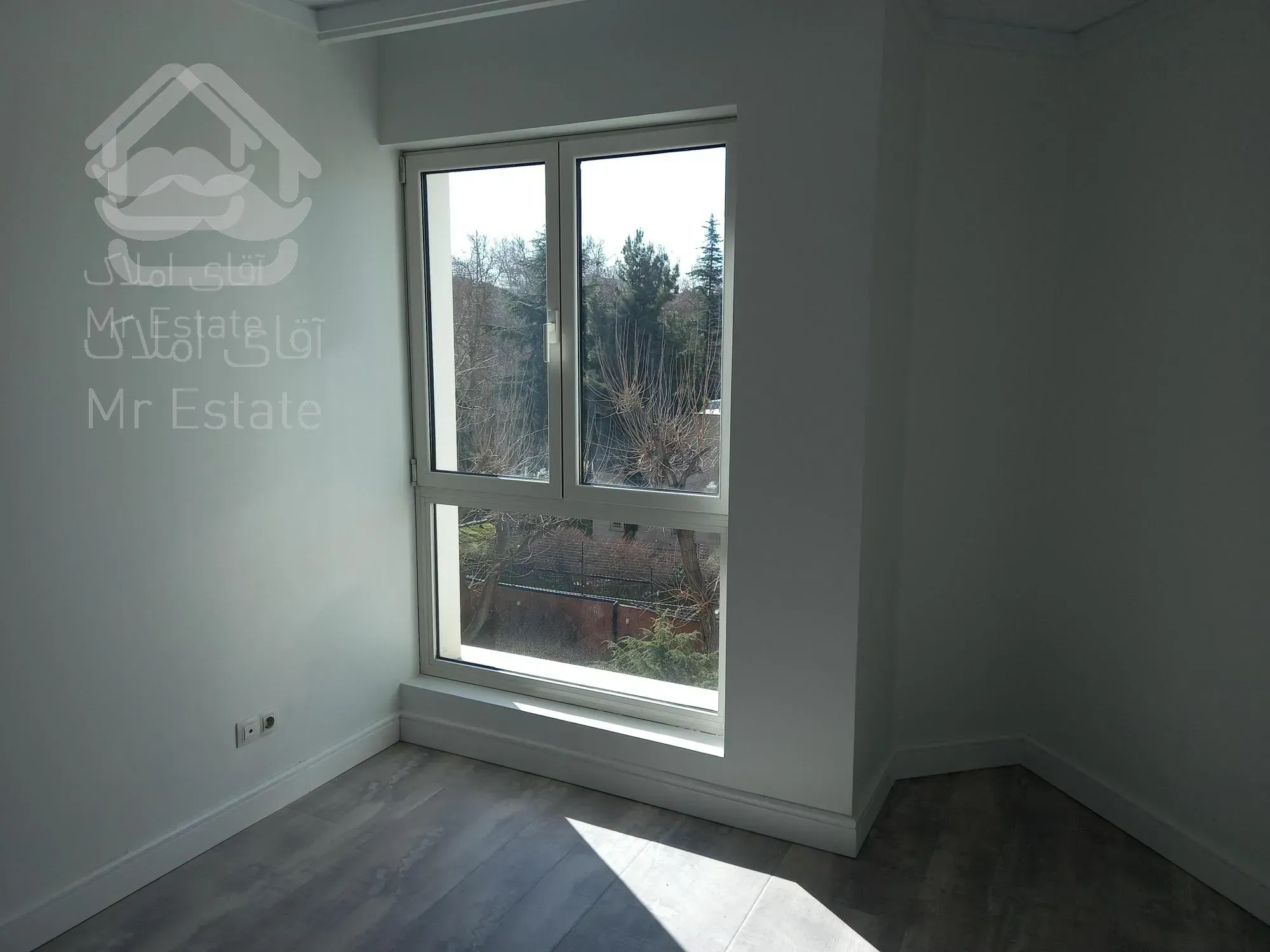 برج ۳۳۰ متری محمودیه