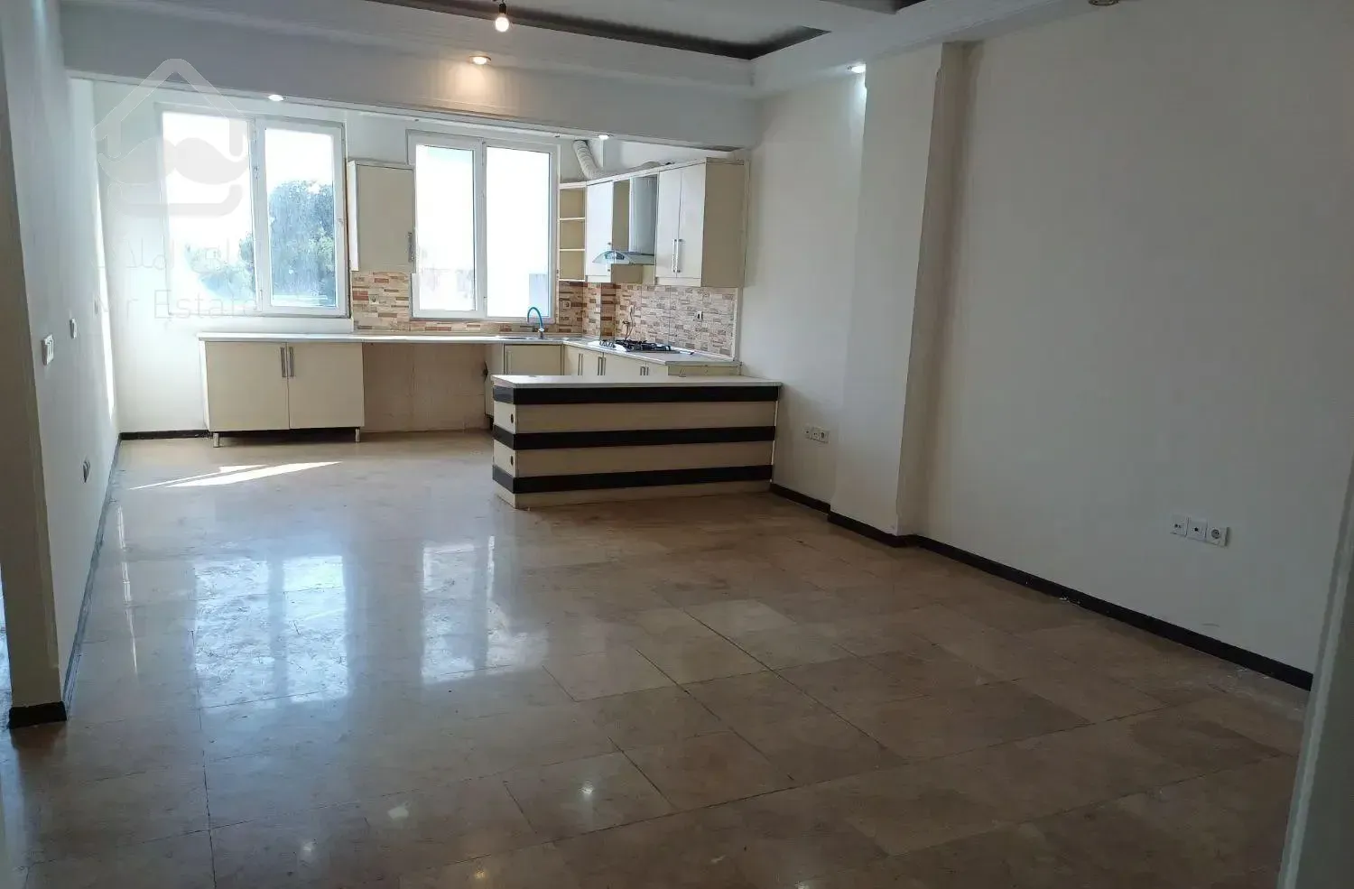 ۹۳ متری ۲ خوابه غرق نور در پاسداران