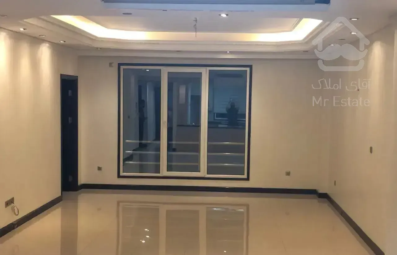 نیاوران۱۴۰متر۳خواب۲خواب مستر با سوییت مجزا۲پارکینگ