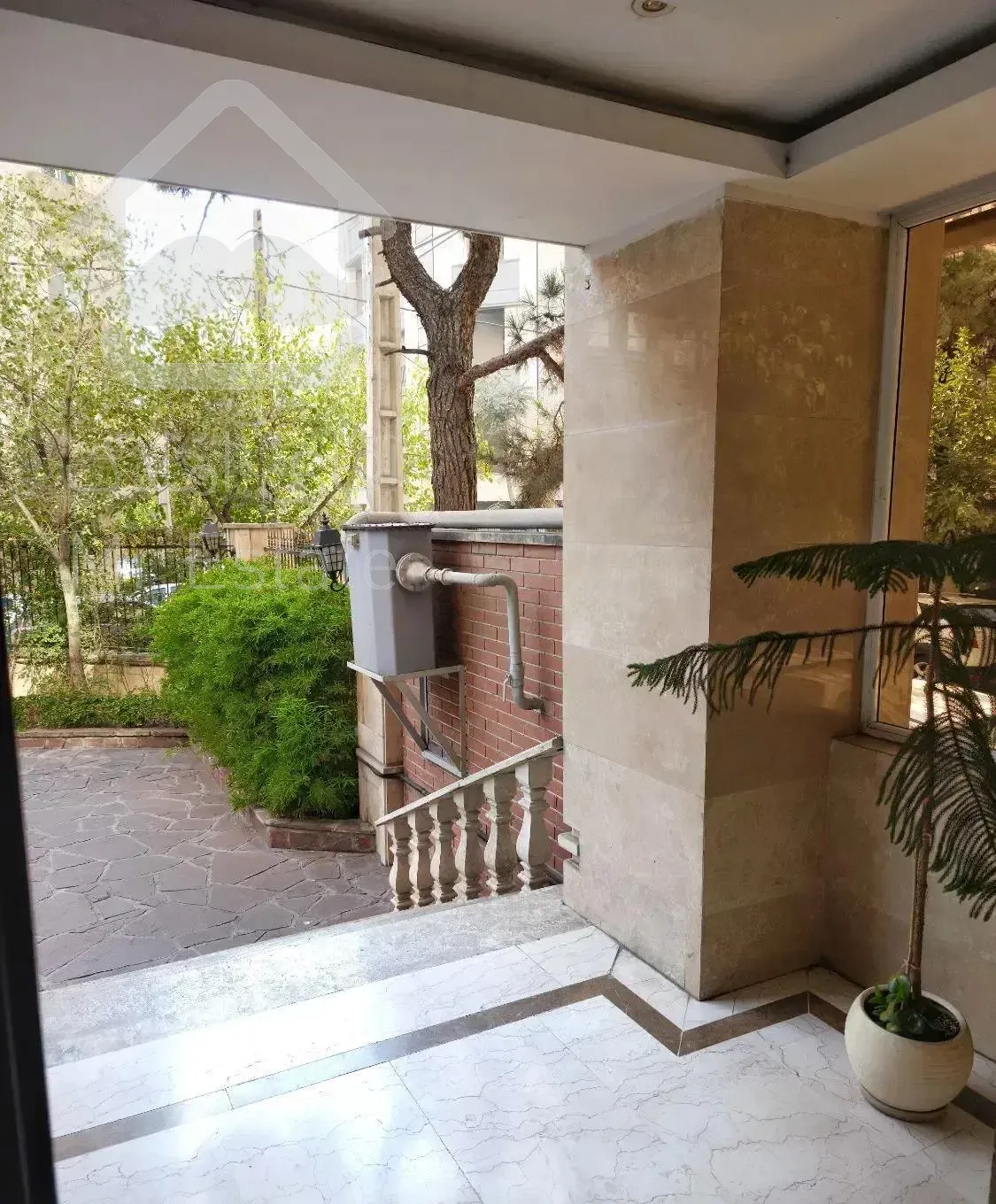 هروی 110 متر 8 ساله با امکانات کامل