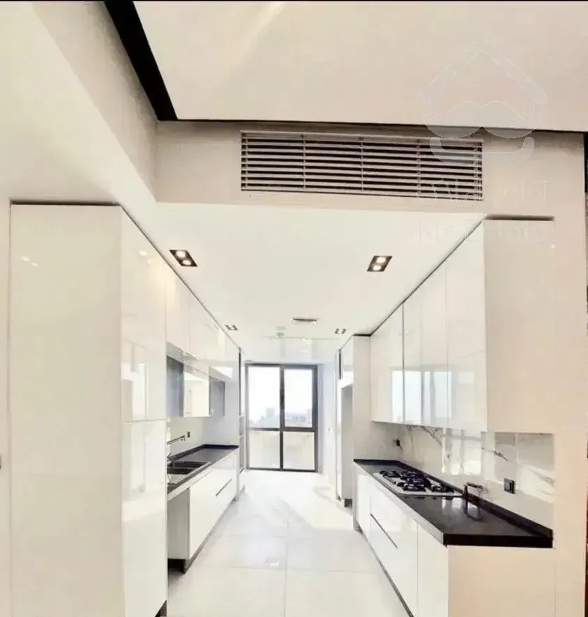 270 متر /تک واحدی/۳پارکینگ /قلب دروس