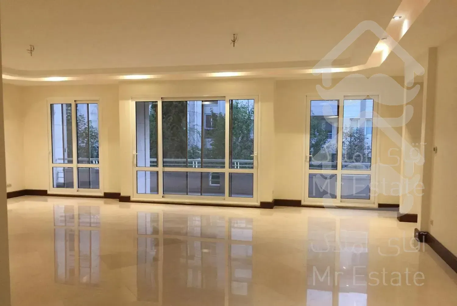 منظریه جنوبی 330 متر 4 خوابه تکواحدی