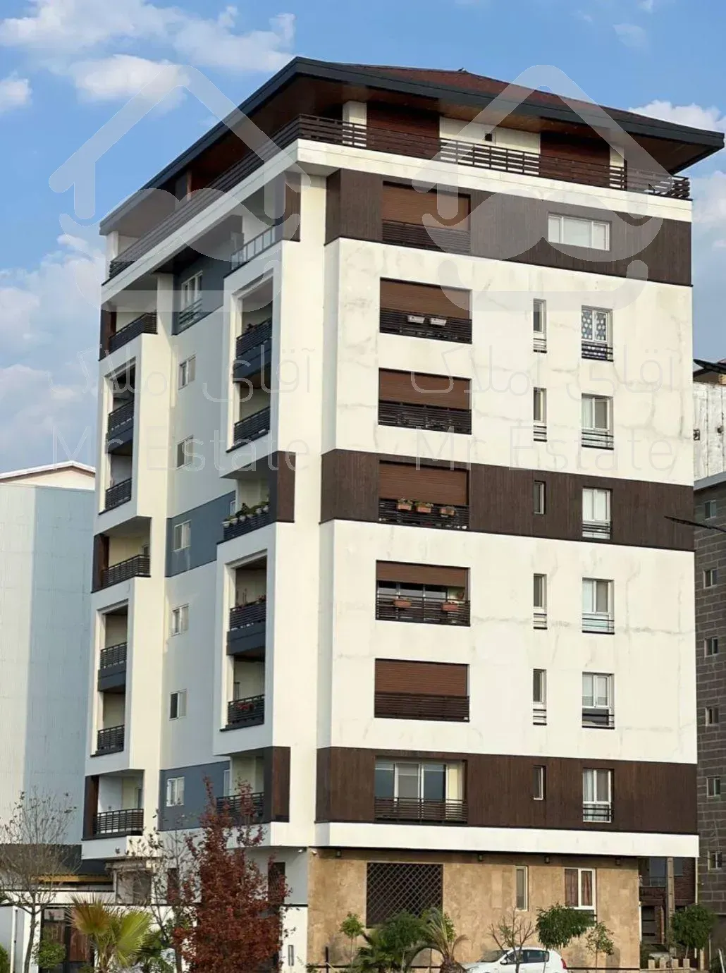 پلاک یک ساحل آپارتمان 7طبقه 150متری سه خواب