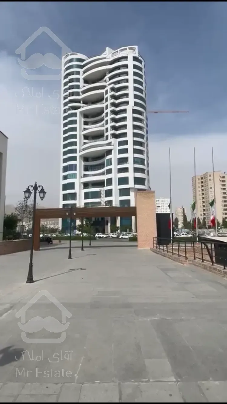 ۲۲۰ متر تجاری لکسون/باملند/قابل بهره برداری