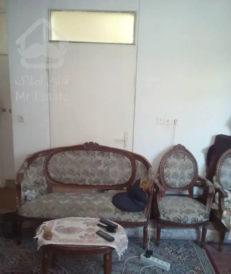 ۵۲ متر، تخلیه، انباری، طبقه دوم پله ایی، متروشریف