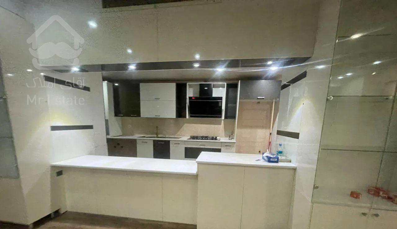 126متر2خواب\غرق نور\طبقه آخربرج\شهرک چشمه